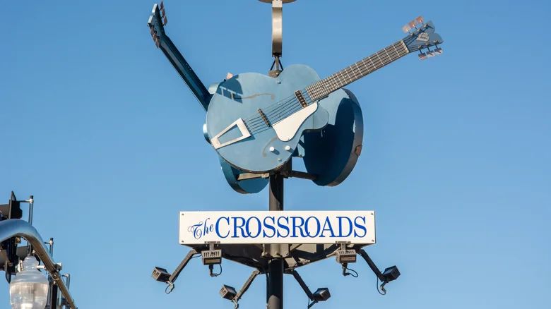 croassroads guitars